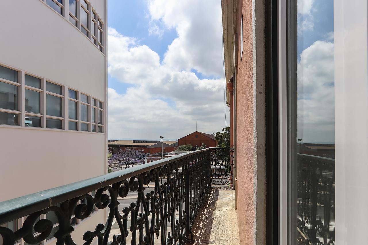 Kab+1 Hostel Lisboa Extérieur photo